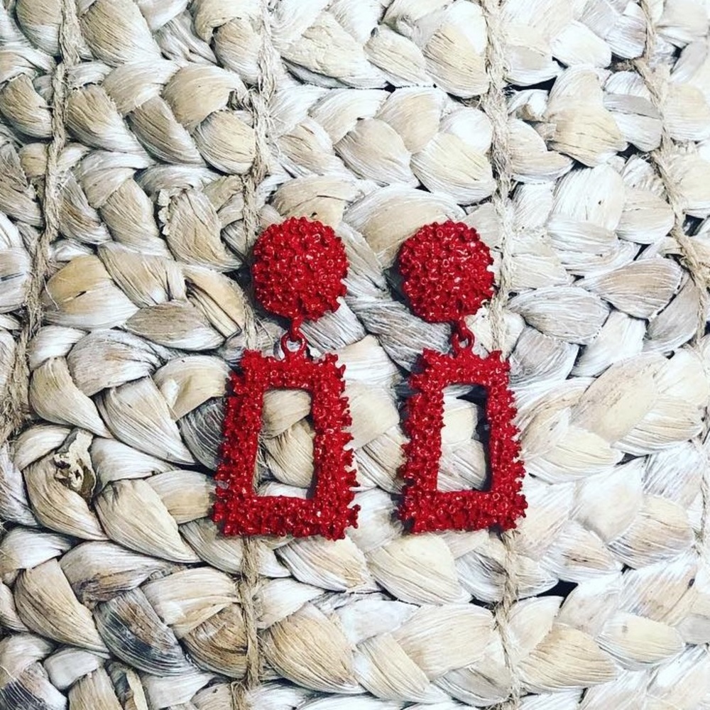 Textured earrings - Picture 2 of 3